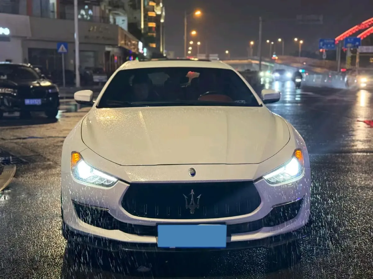 2022 Audi Q7 2.0T 245HP L4 8AT,autocango,china used car exporter,china ev exporter,chinese used car exporter,chinese used ev exporter