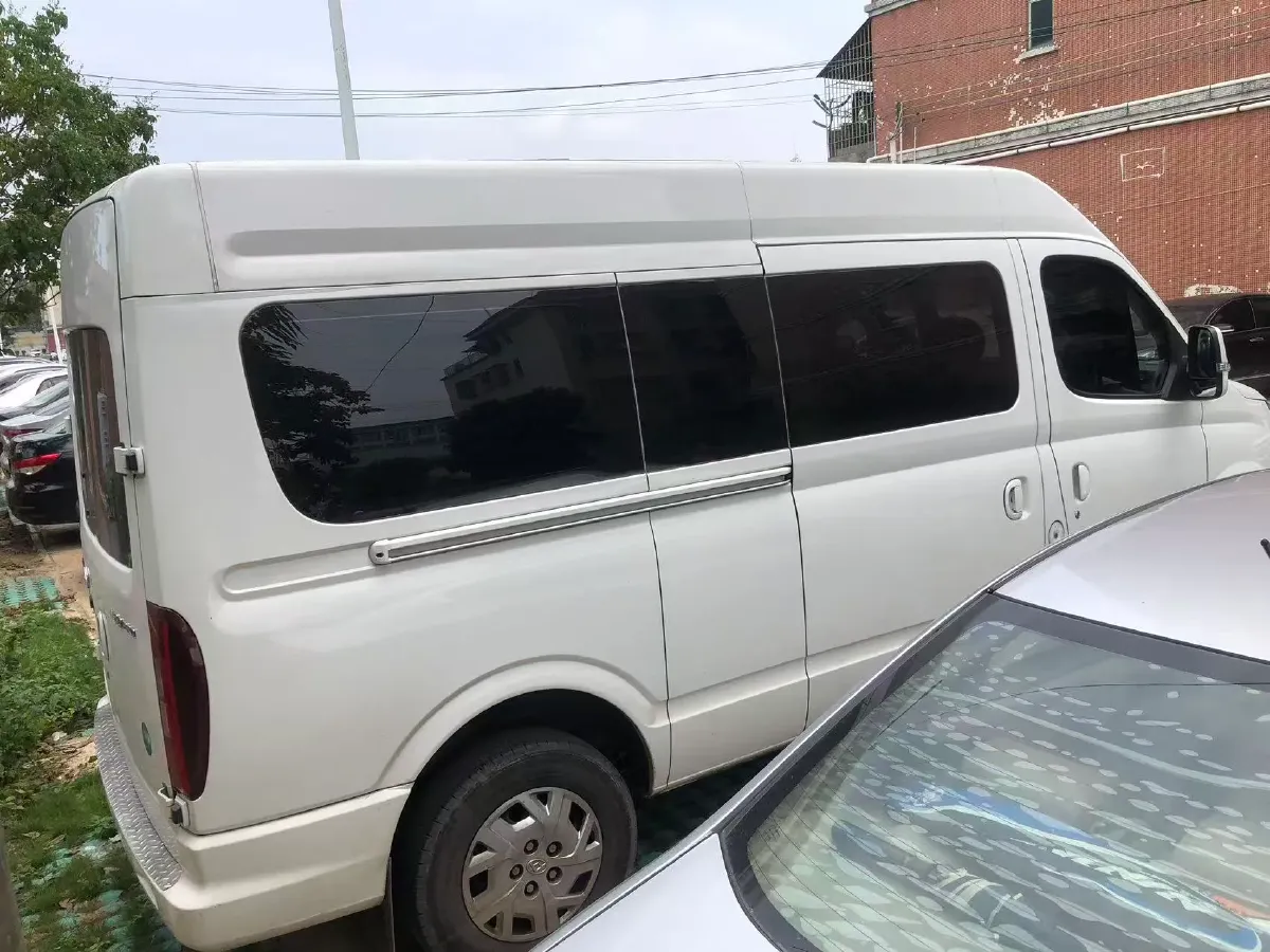 2025 MAXUS XinTu V80 2.0T 147HP L4 6MT,autocango,china used car exporter,china ev exporter,chinese used car exporter,chinese used ev exporter