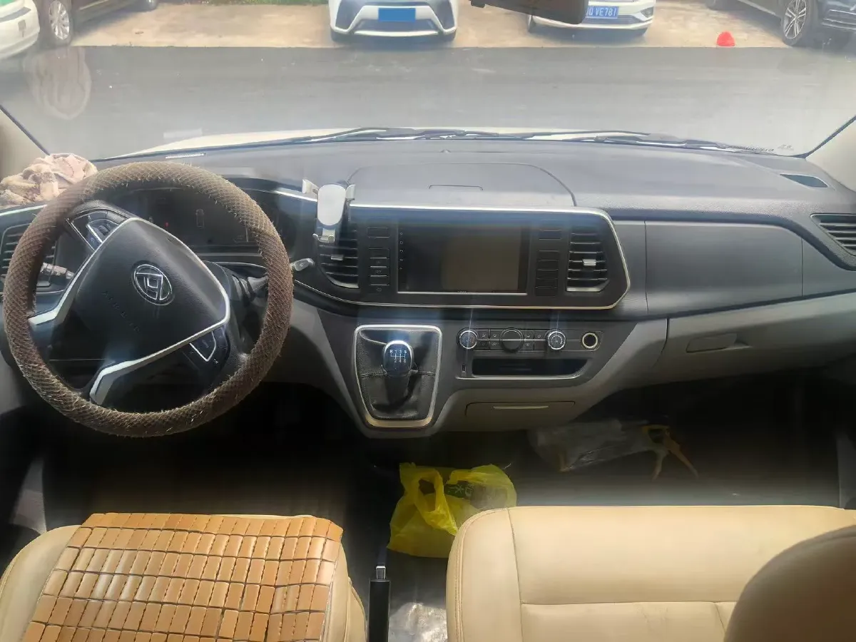 2025 MAXUS XinTu V80 2.0T 147HP L4 6MT,autocango,china used car exporter,china ev exporter,chinese used car exporter,chinese used ev exporter