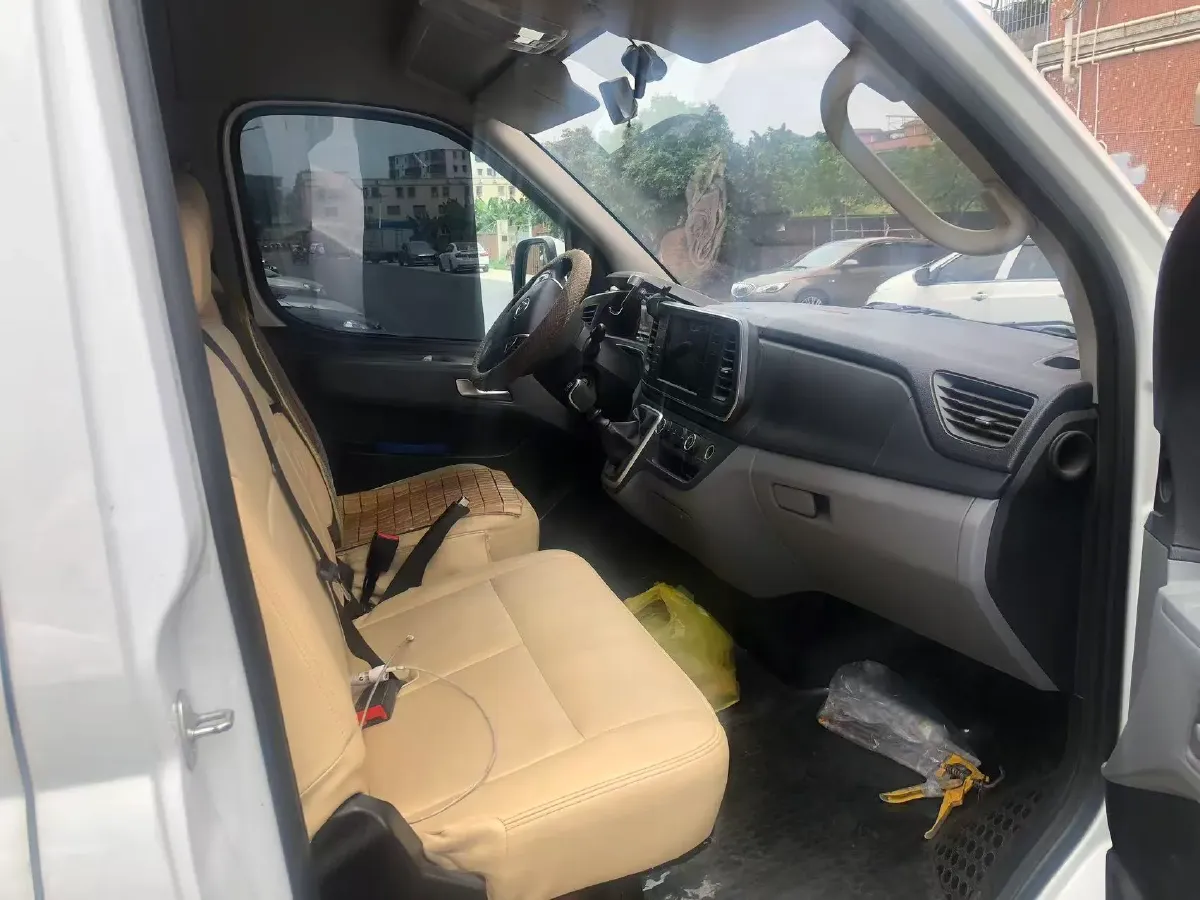 2025 MAXUS XinTu V80 2.0T 147HP L4 6MT,autocango,china used car exporter,china ev exporter,chinese used car exporter,chinese used ev exporter