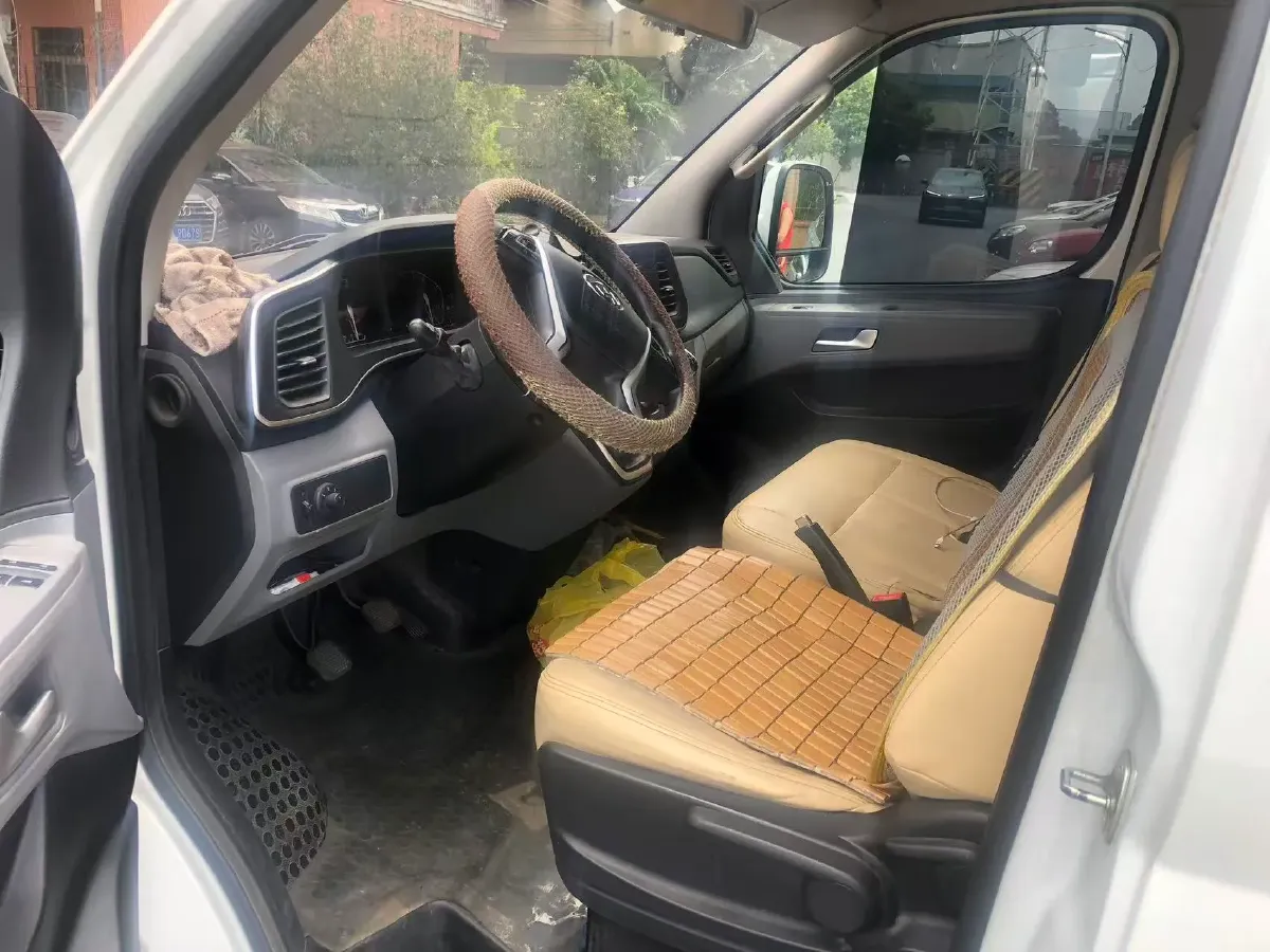 2025 MAXUS XinTu V80 2.0T 147HP L4 6MT,autocango,china used car exporter,china ev exporter,chinese used car exporter,chinese used ev exporter