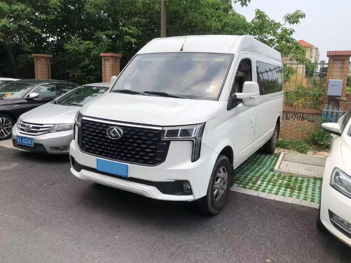 2025 MAXUS XinTu V80 2.0T 147HP L4 6MT,autocango,china used car exporter,china ev exporter,chinese used car exporter,chinese used ev exporter
