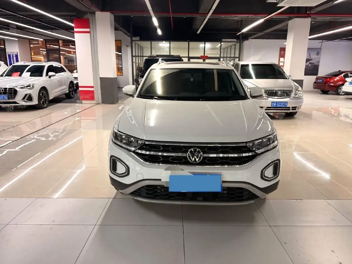 2024 Volkswagen T-Roc 1.4T 150HP L4 7DCT,autocango,china used car exporter,china ev exporter,chinese used car exporter,chinese used ev exporter