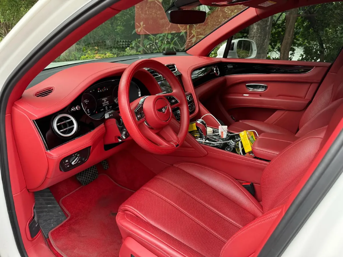 2022 Bentley Bentayga 4.0T 550HP V8 8AT,autocango,china used car exporter,china ev exporter,chinese used car exporter,chinese used ev exporter