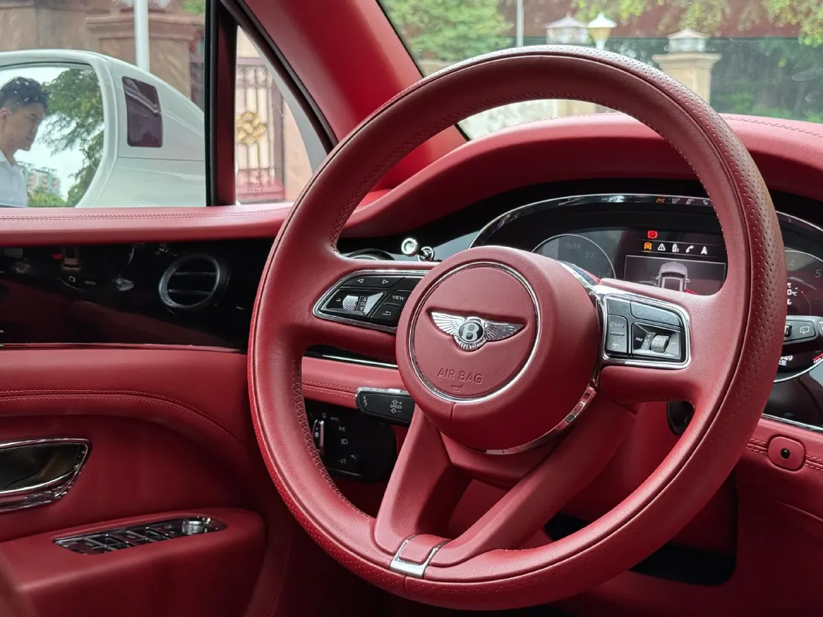 2022 Bentley Bentayga 4.0T 550HP V8 8AT,autocango,china used car exporter,china ev exporter,chinese used car exporter,chinese used ev exporter