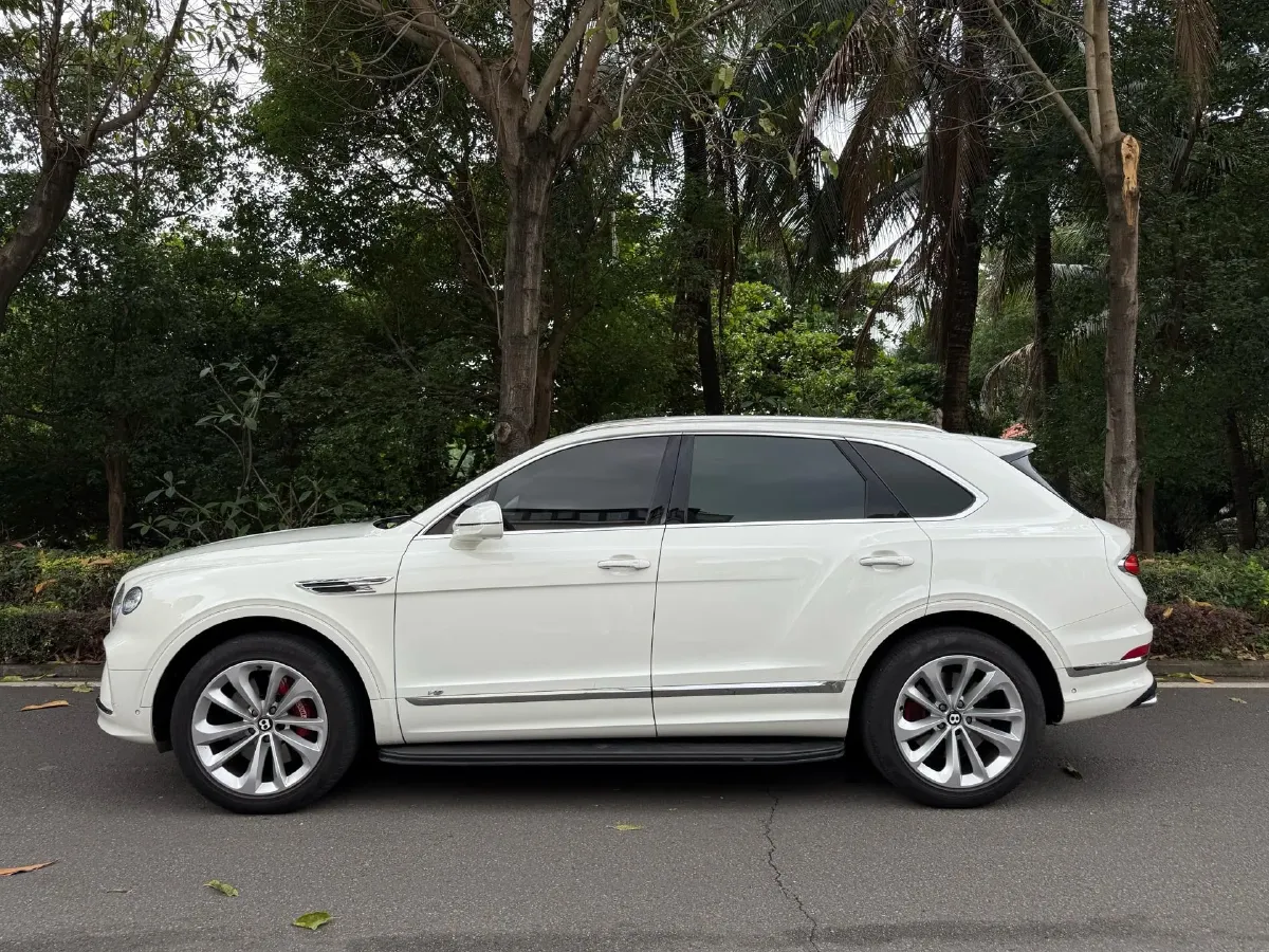 2022 Bentley Bentayga 4.0T 550HP V8 8AT,autocango,china used car exporter,china ev exporter,chinese used car exporter,chinese used ev exporter