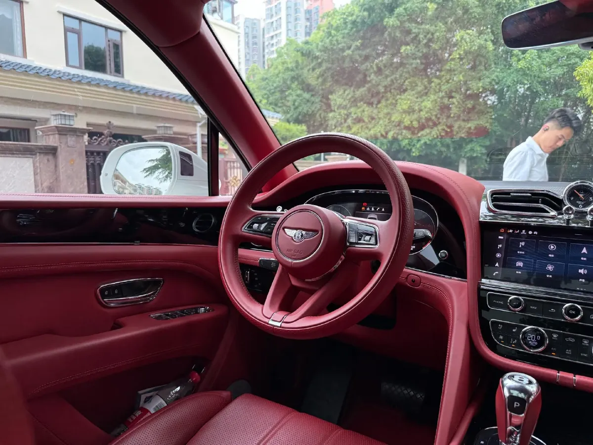 2022 Bentley Bentayga 4.0T 550HP V8 8AT,autocango,china used car exporter,china ev exporter,chinese used car exporter,chinese used ev exporter