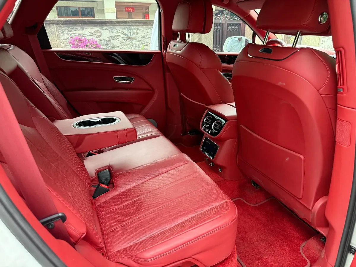 2022 Bentley Bentayga 4.0T 550HP V8 8AT,autocango,china used car exporter,china ev exporter,chinese used car exporter,chinese used ev exporter