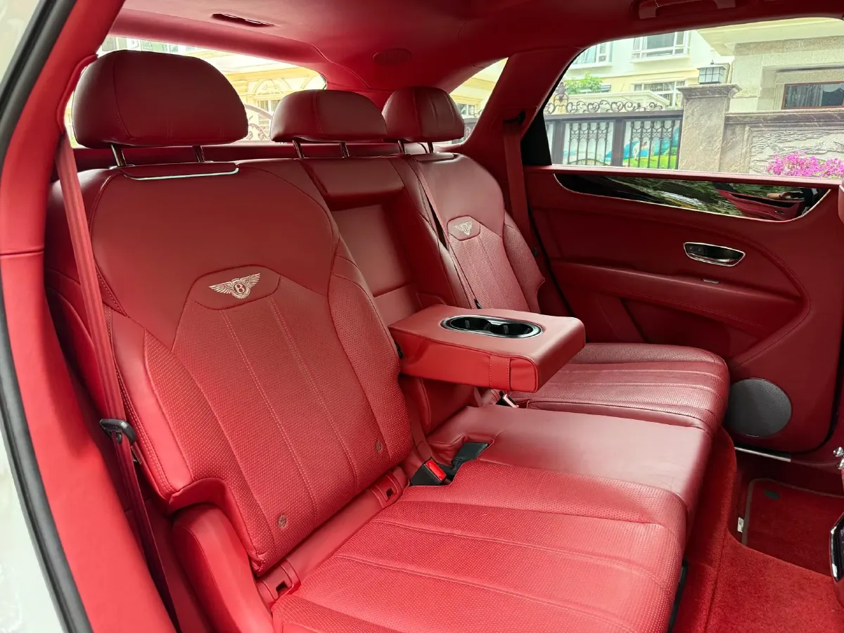 2022 Bentley Bentayga 4.0T 550HP V8 8AT,autocango,china used car exporter,china ev exporter,chinese used car exporter,chinese used ev exporter