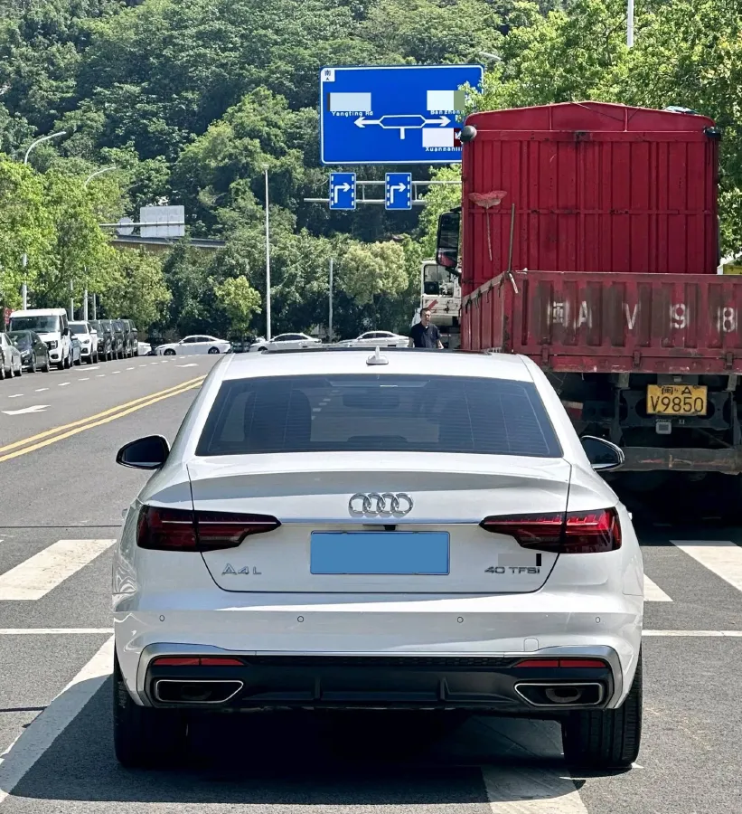 2024 Audi A4L 2.0T 190HP L4 7DCT,autocango,china used car exporter,china ev exporter,chinese used car exporter,chinese used ev exporter