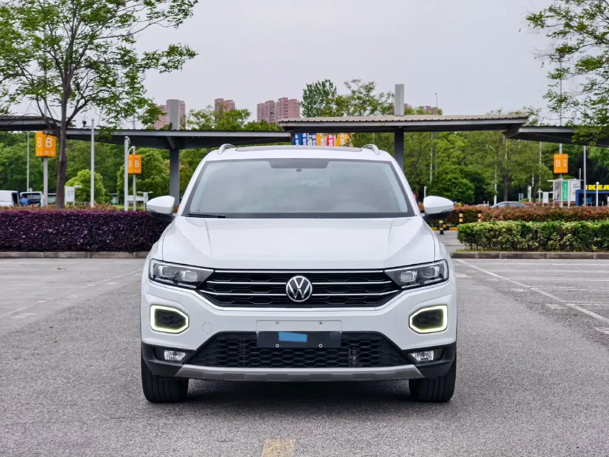 2022 Volkswagen T-Roc 1.4T 150HP L4 7DCT,autocango,china used car exporter,china ev exporter,chinese used car exporter,chinese used ev exporter