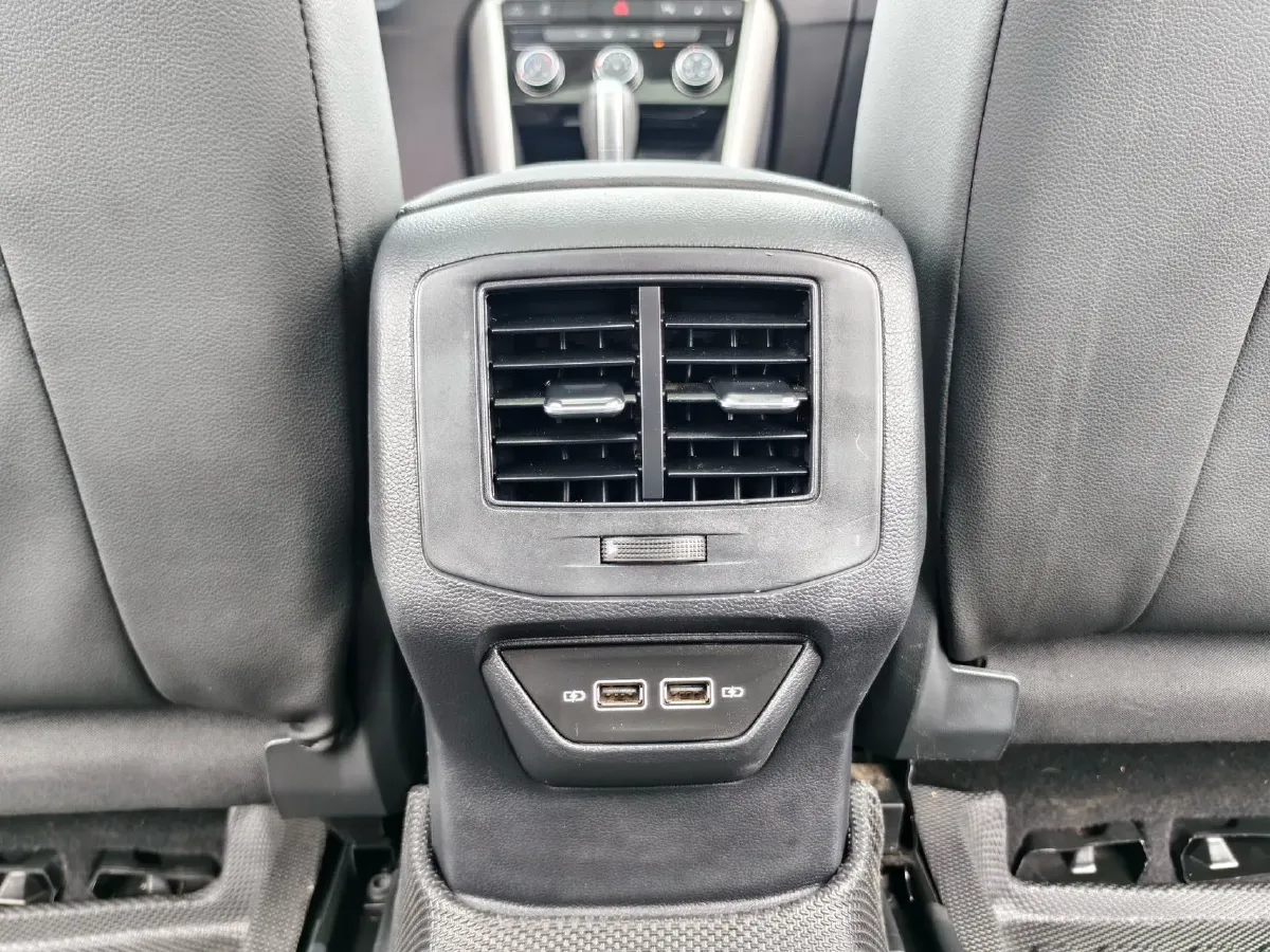 2022 Volkswagen T-Roc 1.4T 150HP L4 7DCT,autocango,china used car exporter,china ev exporter,chinese used car exporter,chinese used ev exporter