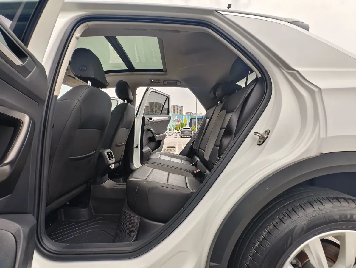 2022 Volkswagen T-Roc 1.4T 150HP L4 7DCT,autocango,china used car exporter,china ev exporter,chinese used car exporter,chinese used ev exporter