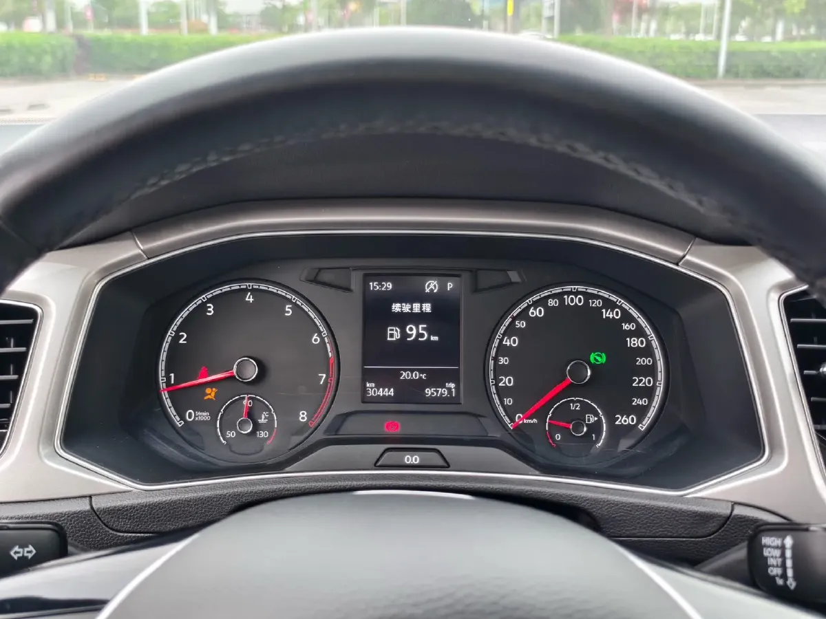 2022 Volkswagen T-Roc 1.4T 150HP L4 7DCT,autocango,china used car exporter,china ev exporter,chinese used car exporter,chinese used ev exporter