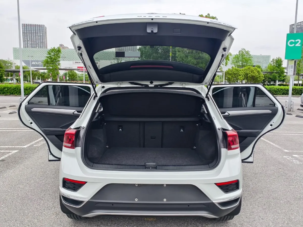 2022 Volkswagen T-Roc 1.4T 150HP L4 7DCT,autocango,china used car exporter,china ev exporter,chinese used car exporter,chinese used ev exporter