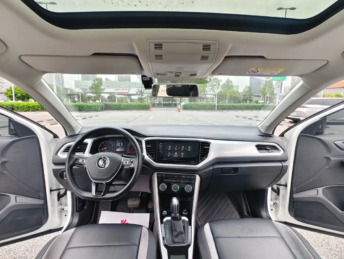 2022 Volkswagen T-Roc 1.4T 150HP L4 7DCT,autocango,china used car exporter,china ev exporter,chinese used car exporter,chinese used ev exporter