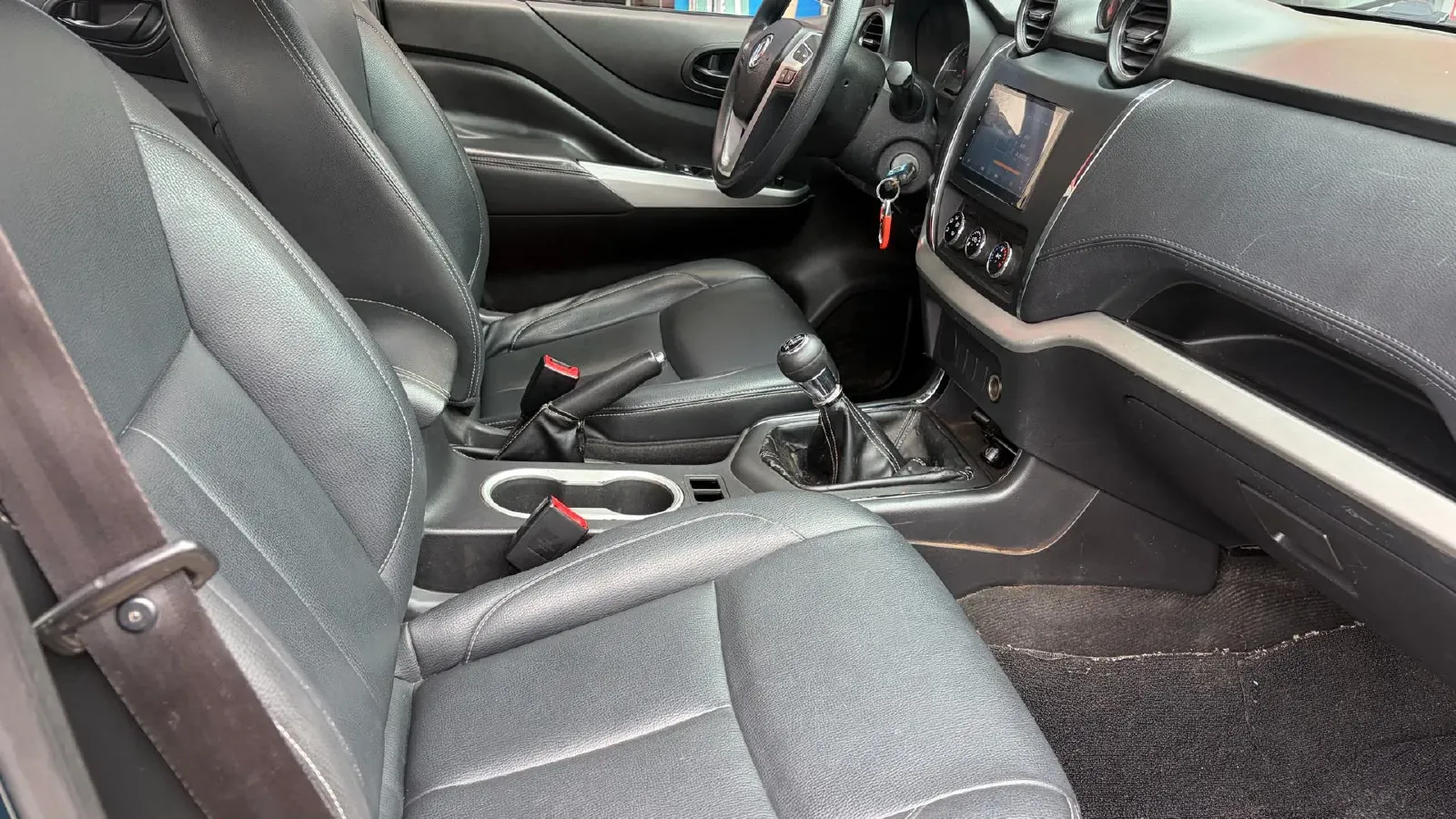 2019 Dongfeng RuiQi 6 2.4L 158HP L4 5MT,autocango,china used car exporter,china ev exporter,chinese used car exporter,chinese used ev exporter