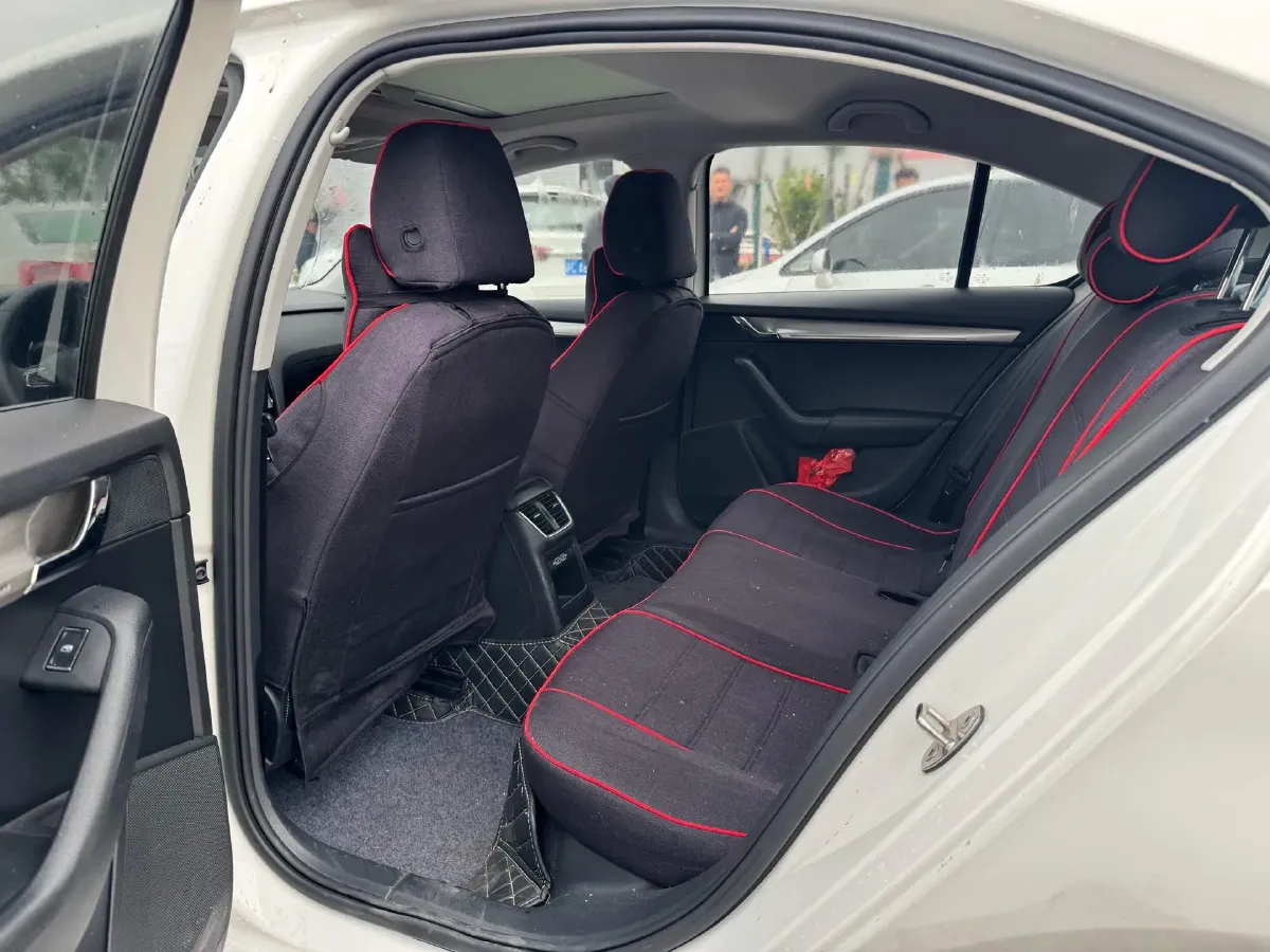 2020 Skoda Octavia 1.5L 113HP L4 6AT,autocango,china used car exporter,china ev exporter,chinese used car exporter,chinese used ev exporter