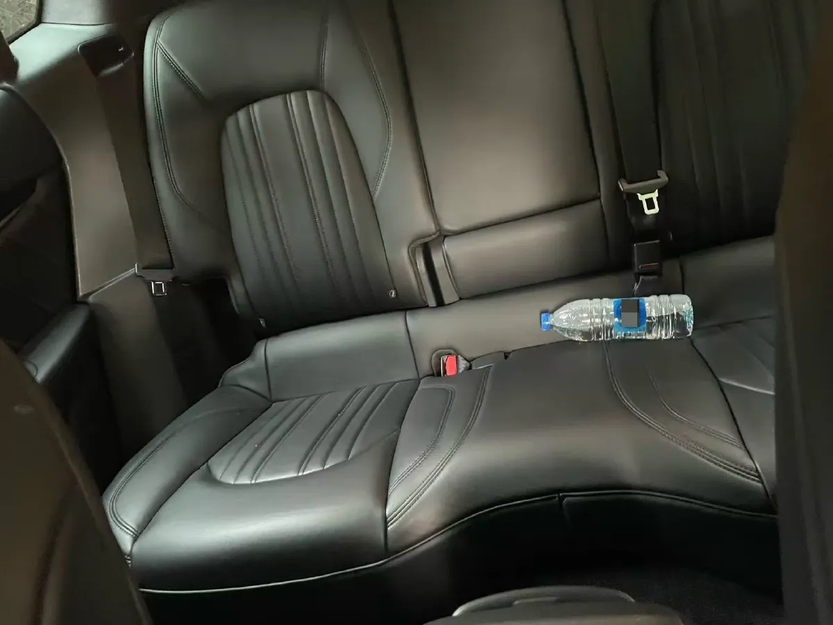 2022 Maserati Levante 2.0T 330HP L4 8AT,autocango,china used car exporter,china ev exporter,chinese used car exporter,chinese used ev exporter