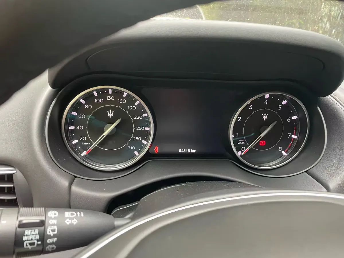 2022 Maserati Levante 2.0T 330HP L4 8AT,autocango,china used car exporter,china ev exporter,chinese used car exporter,chinese used ev exporter