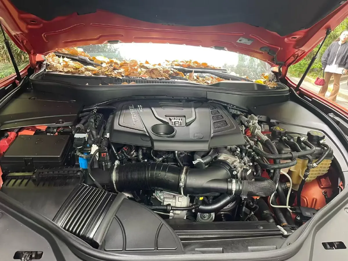 2022 Maserati Levante 2.0T 330HP L4 8AT,autocango,china used car exporter,china ev exporter,chinese used car exporter,chinese used ev exporter