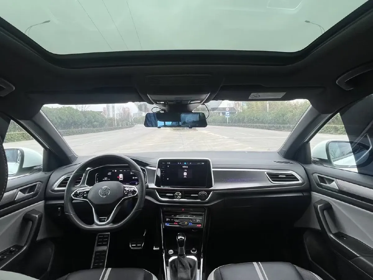 2023 Volkswagen T-Roc 1.5T 160HP L4 7DCT,autocango,china used car exporter,china ev exporter,chinese used car exporter,chinese used ev exporter