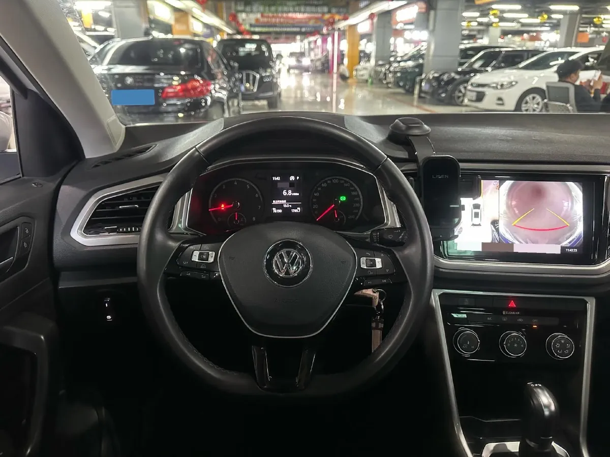 2019 Volkswagen T-Roc 1.4T 131HP L4 7DCT,autocango,china used car exporter,china ev exporter,chinese used car exporter,chinese used ev exporter