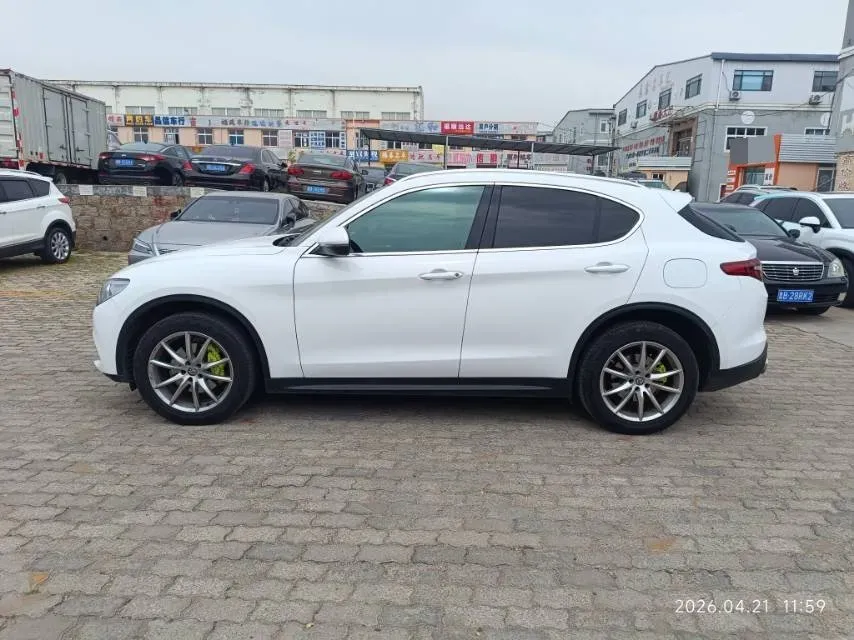 2017 Jaguar XE 2.0T 240HP L4 8AT,autocango,china used car exporter,china ev exporter,chinese used car exporter,chinese used ev exporter