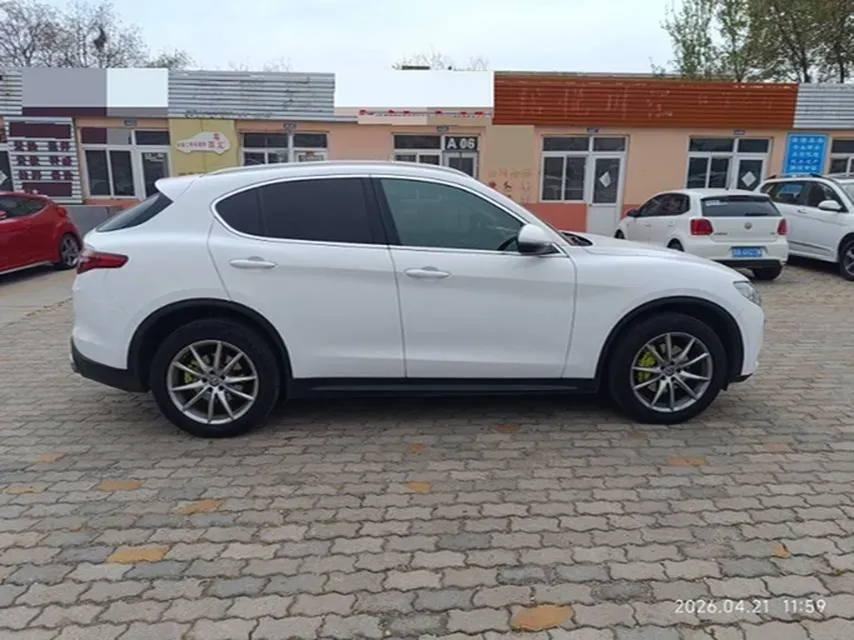 2017 Jaguar XE 2.0T 240HP L4 8AT,autocango,china used car exporter,china ev exporter,chinese used car exporter,chinese used ev exporter