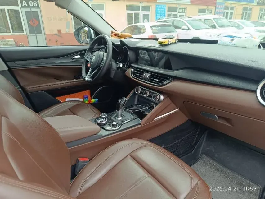 2017 Jaguar XE 2.0T 240HP L4 8AT,autocango,china used car exporter,china ev exporter,chinese used car exporter,chinese used ev exporter