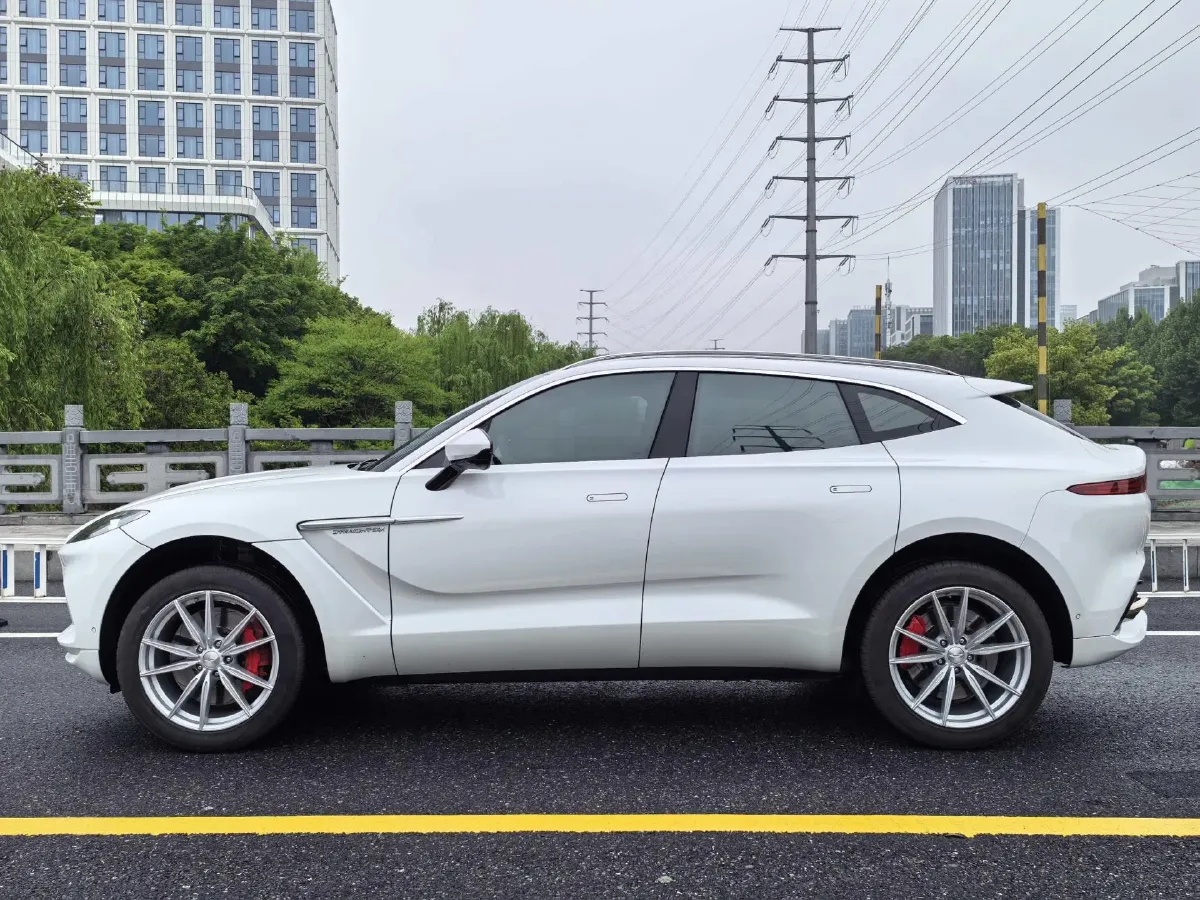 2024 Aston Martin DBX 3.0T 435HP L6 9AT,autocango,china used car exporter,china ev exporter,chinese used car exporter,chinese used ev exporter