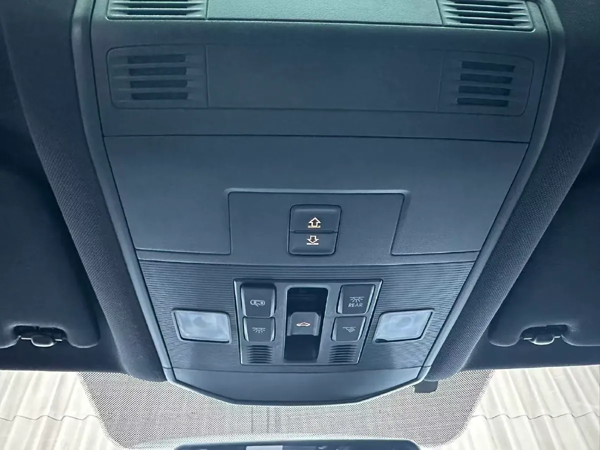 2021 Volkswagen T-Roc 1.4T 150HP L4 7DCT,autocango,china used car exporter,china ev exporter,chinese used car exporter,chinese used ev exporter