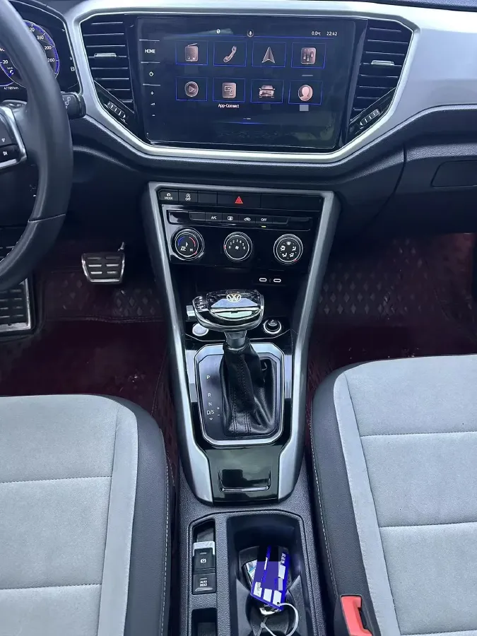 2021 Volkswagen T-Roc 1.4T 150HP L4 7DCT,autocango,china used car exporter,china ev exporter,chinese used car exporter,chinese used ev exporter