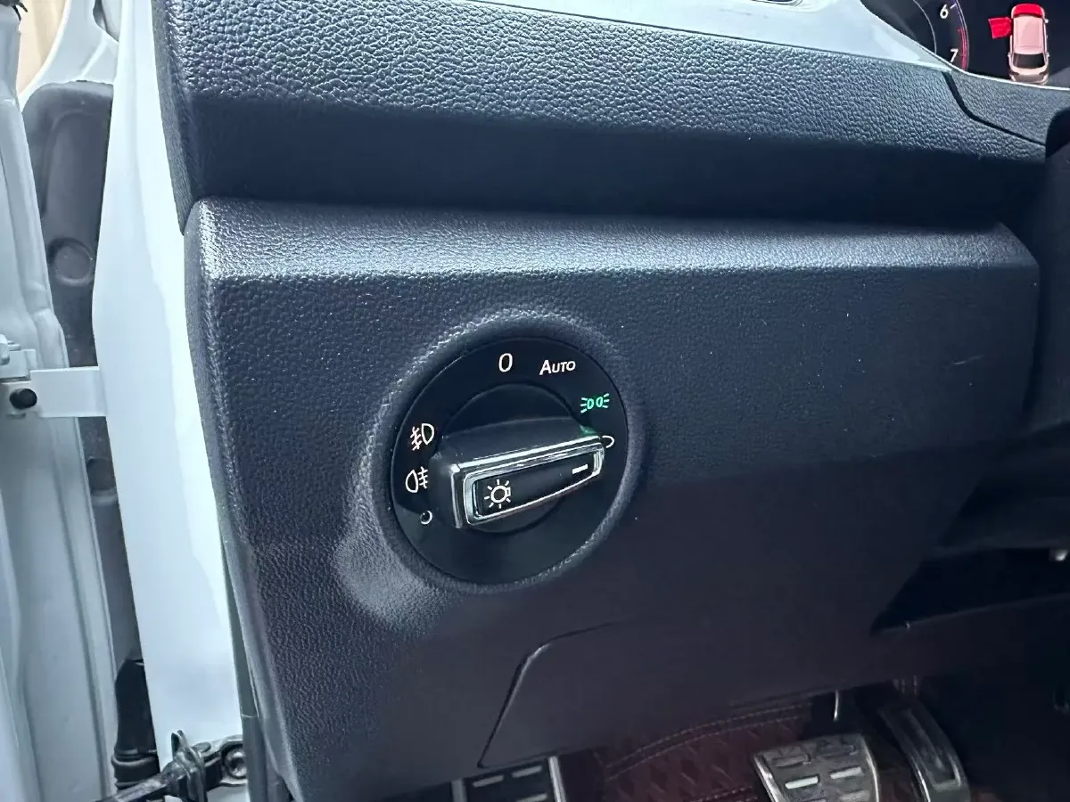 2021 Volkswagen T-Roc 1.4T 150HP L4 7DCT,autocango,china used car exporter,china ev exporter,chinese used car exporter,chinese used ev exporter