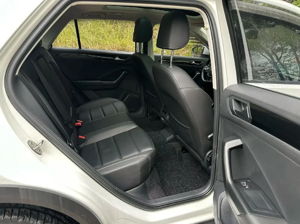 2019 Volkswagen T-Roc 1.4T 150HP L4 7DCT,autocango,china used car exporter,china ev exporter,chinese used car exporter,chinese used ev exporter