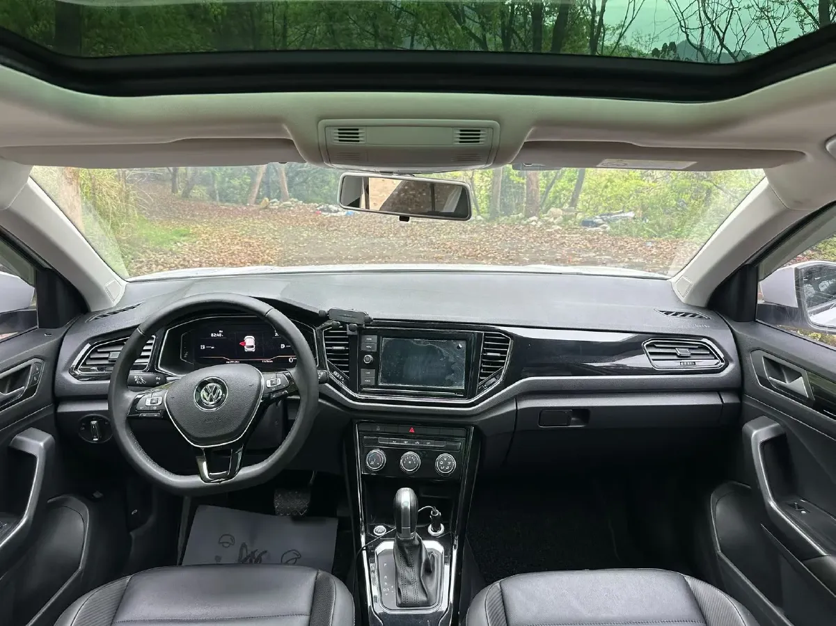 2019 Volkswagen T-Roc 1.4T 150HP L4 7DCT,autocango,china used car exporter,china ev exporter,chinese used car exporter,chinese used ev exporter