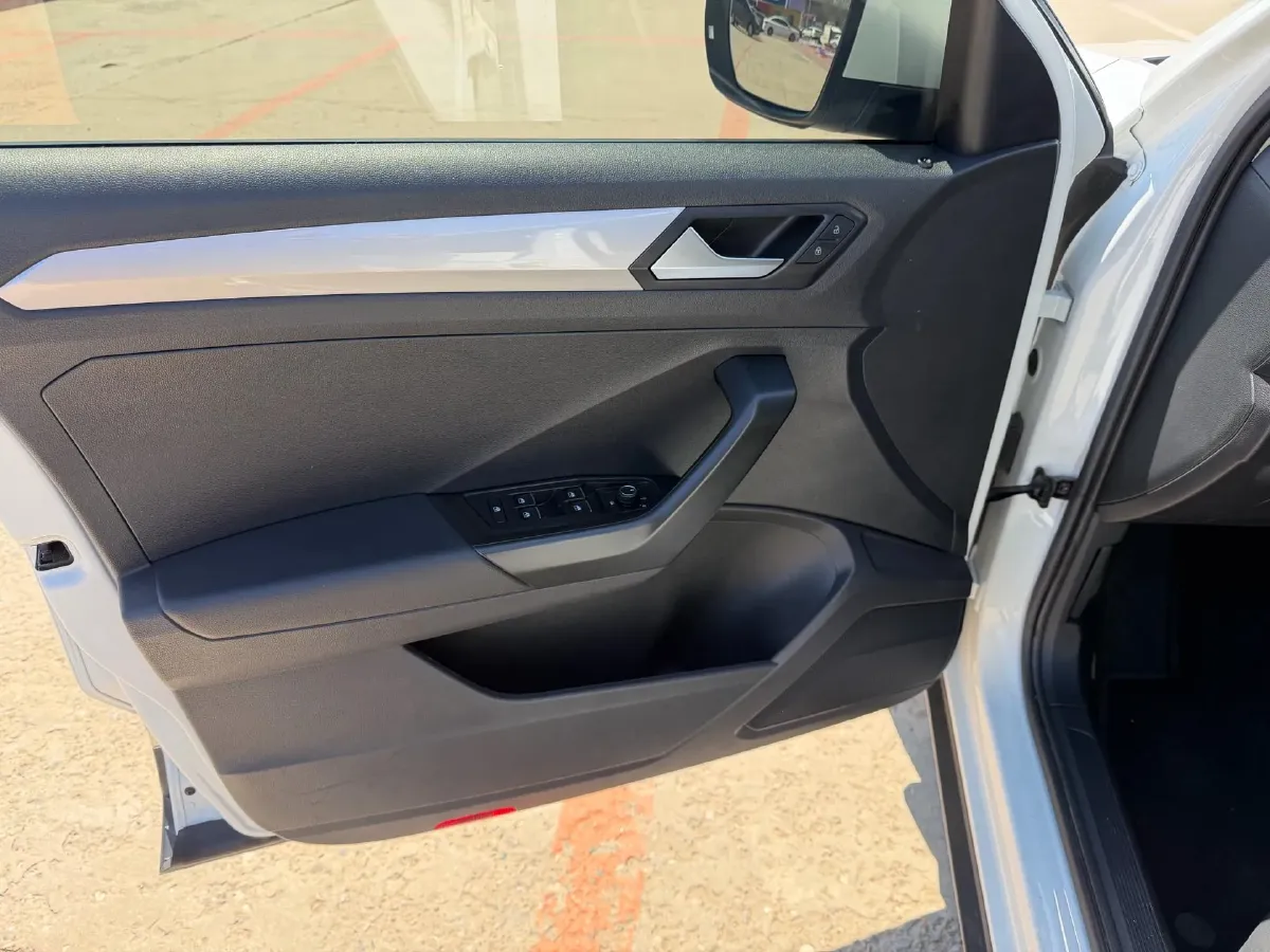 2021 Volkswagen T-Roc 1.4T 150HP L4 7DCT,autocango,china used car exporter,china ev exporter,chinese used car exporter,chinese used ev exporter