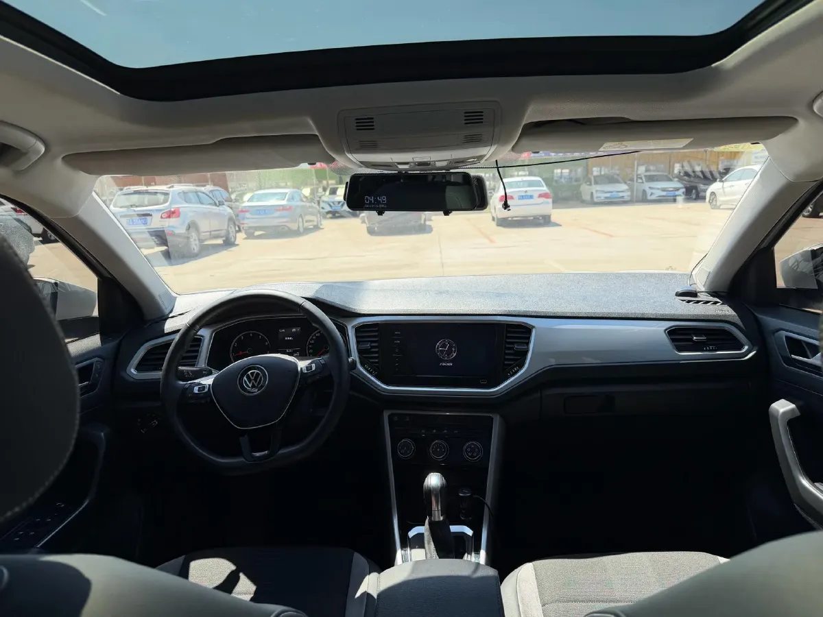 2021 Volkswagen T-Roc 1.4T 150HP L4 7DCT,autocango,china used car exporter,china ev exporter,chinese used car exporter,chinese used ev exporter