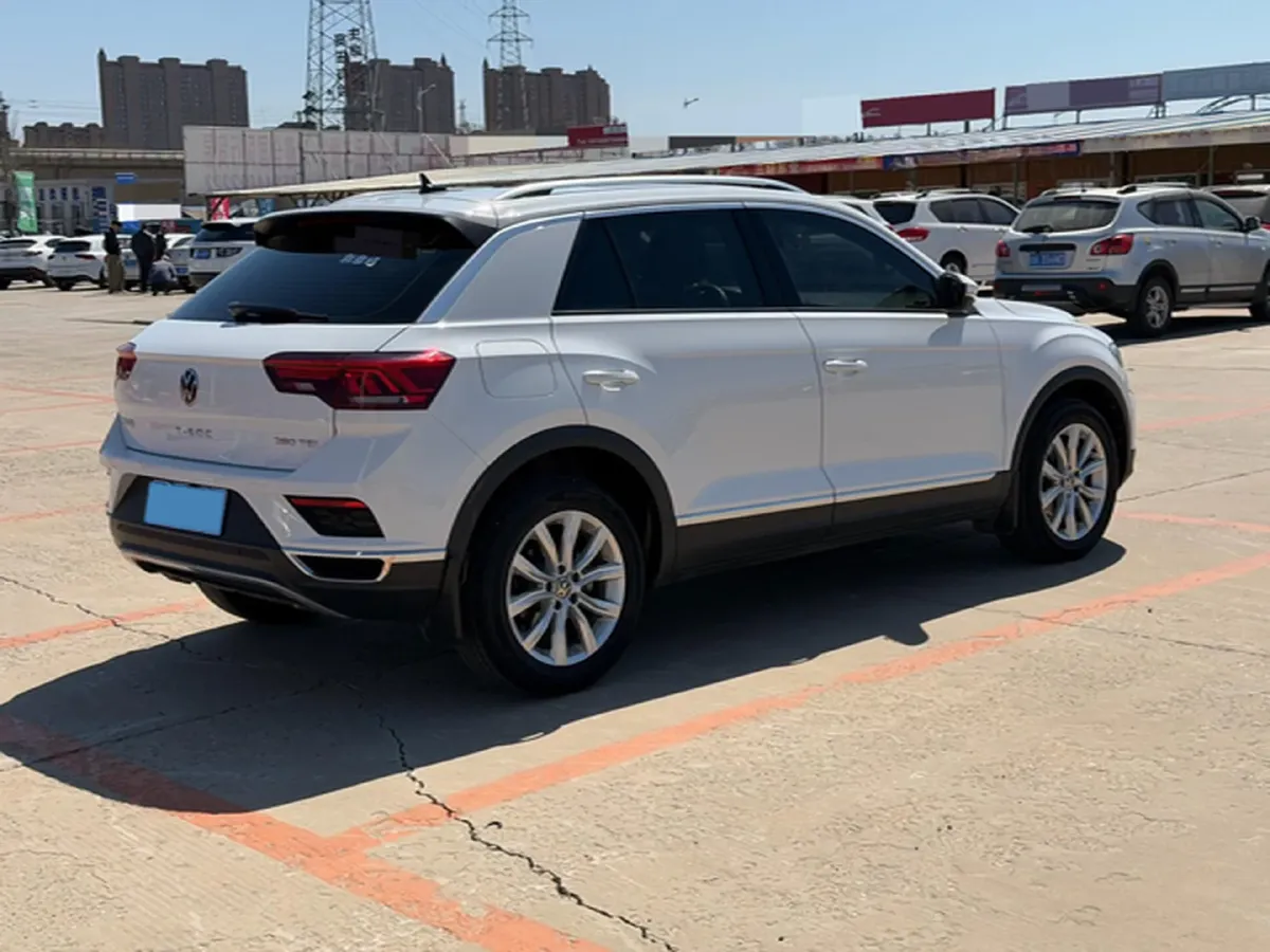 2021 Volkswagen T-Roc 1.4T 150HP L4 7DCT,autocango,china used car exporter,china ev exporter,chinese used car exporter,chinese used ev exporter