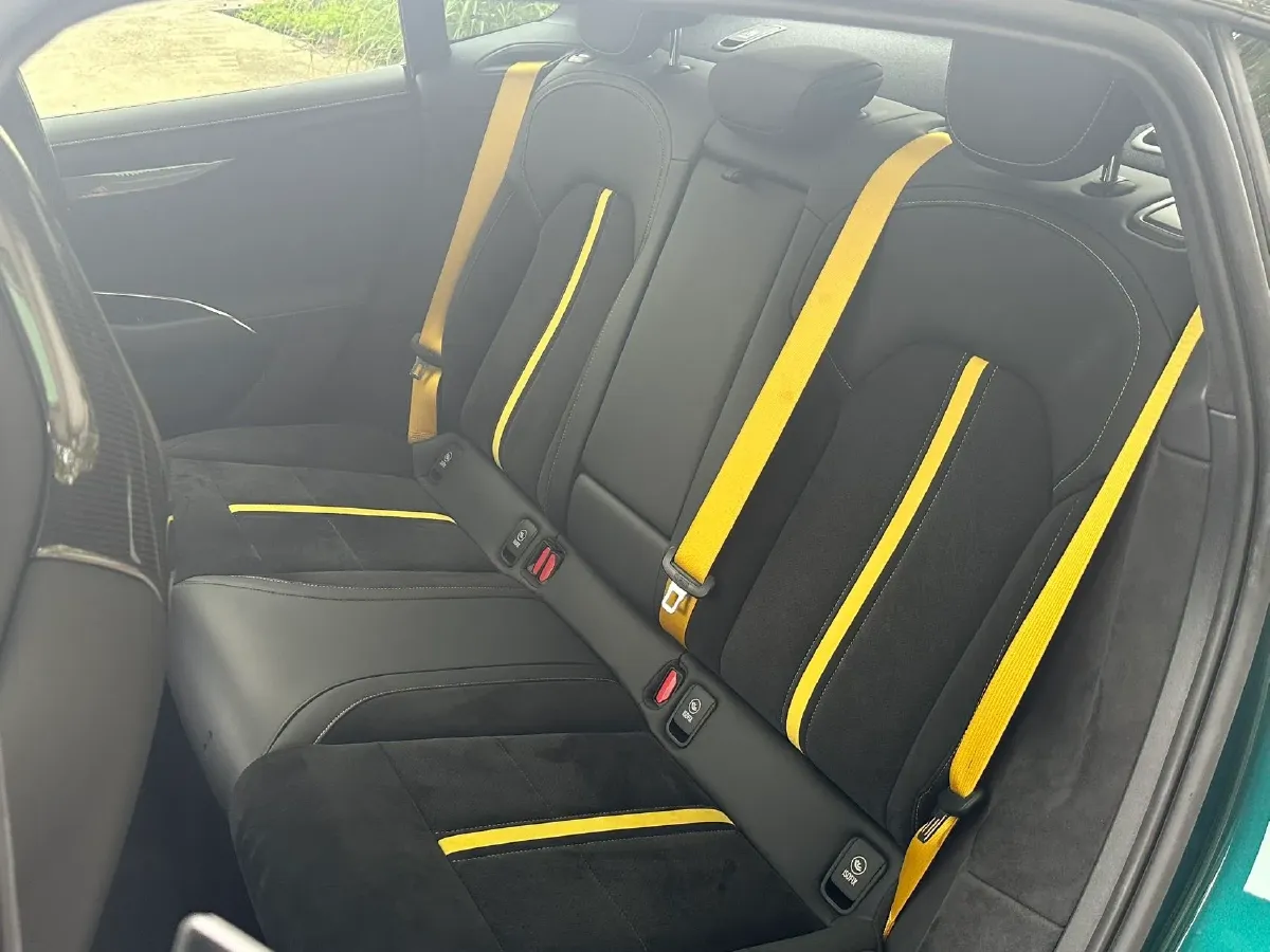 2025 MI SU7 Ultra BEV 93.7KWH,autocango,china used car exporter,china ev exporter,chinese used car exporter,chinese used ev exporter