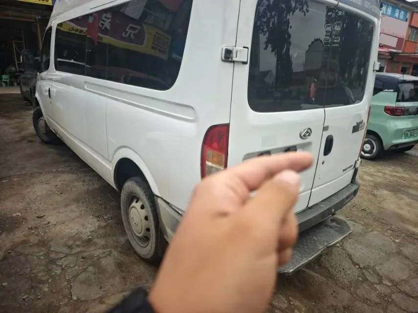 2020 MAXUS XinTu V80 2.5T 136HP L4 6MT,autocango,china used car exporter,china ev exporter,chinese used car exporter,chinese used ev exporter