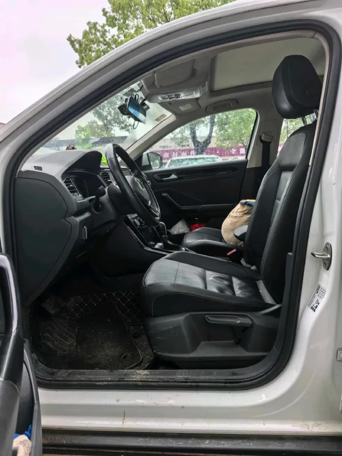 2020 Volkswagen T-Roc 1.4T 150HP L4 7DCT,autocango,china used car exporter,china ev exporter,chinese used car exporter,chinese used ev exporter