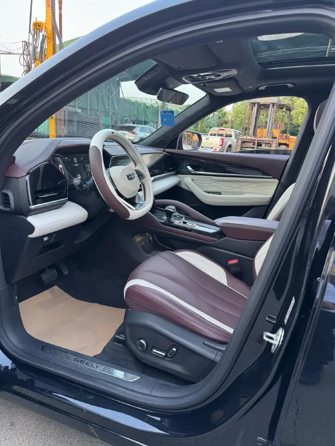 2021 Geely Monjaro 2.0T 218HP L4 7DCT,autocango,china used car exporter,china ev exporter,chinese used car exporter,chinese used ev exporter