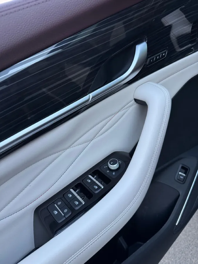 2021 Geely Monjaro 2.0T 218HP L4 7DCT,autocango,china used car exporter,china ev exporter,chinese used car exporter,chinese used ev exporter