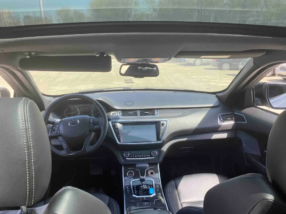 2018 Landwind X7 1.5T 163HP L4 8AT,autocango,china used car exporter,china ev exporter,chinese used car exporter,chinese used ev exporter