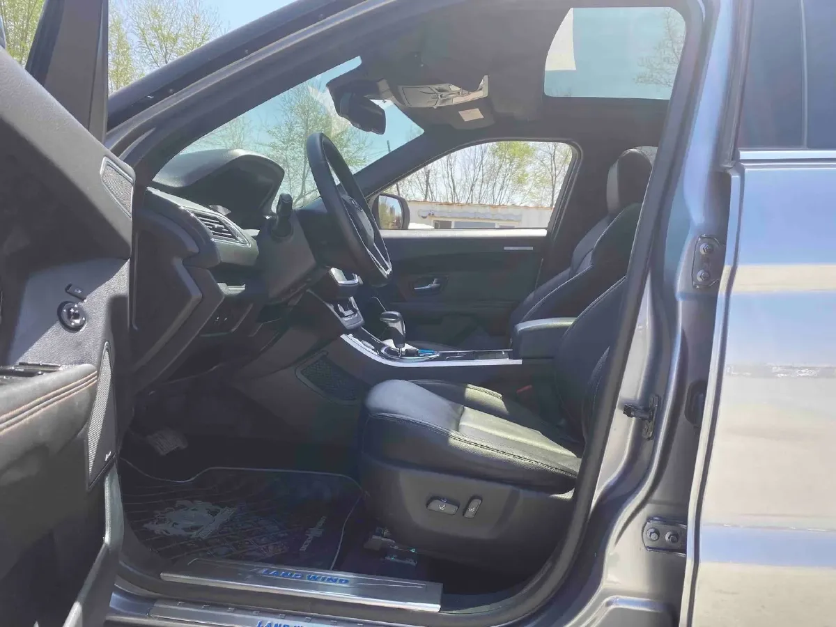 2018 Landwind X7 1.5T 163HP L4 8AT,autocango,china used car exporter,china ev exporter,chinese used car exporter,chinese used ev exporter