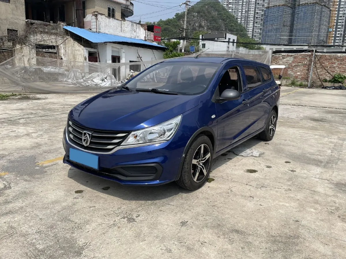 2017 BaoJun 310W 1.2L 82HP L4 6MT,autocango,china used car exporter,china ev exporter,chinese used car exporter,chinese used ev exporter