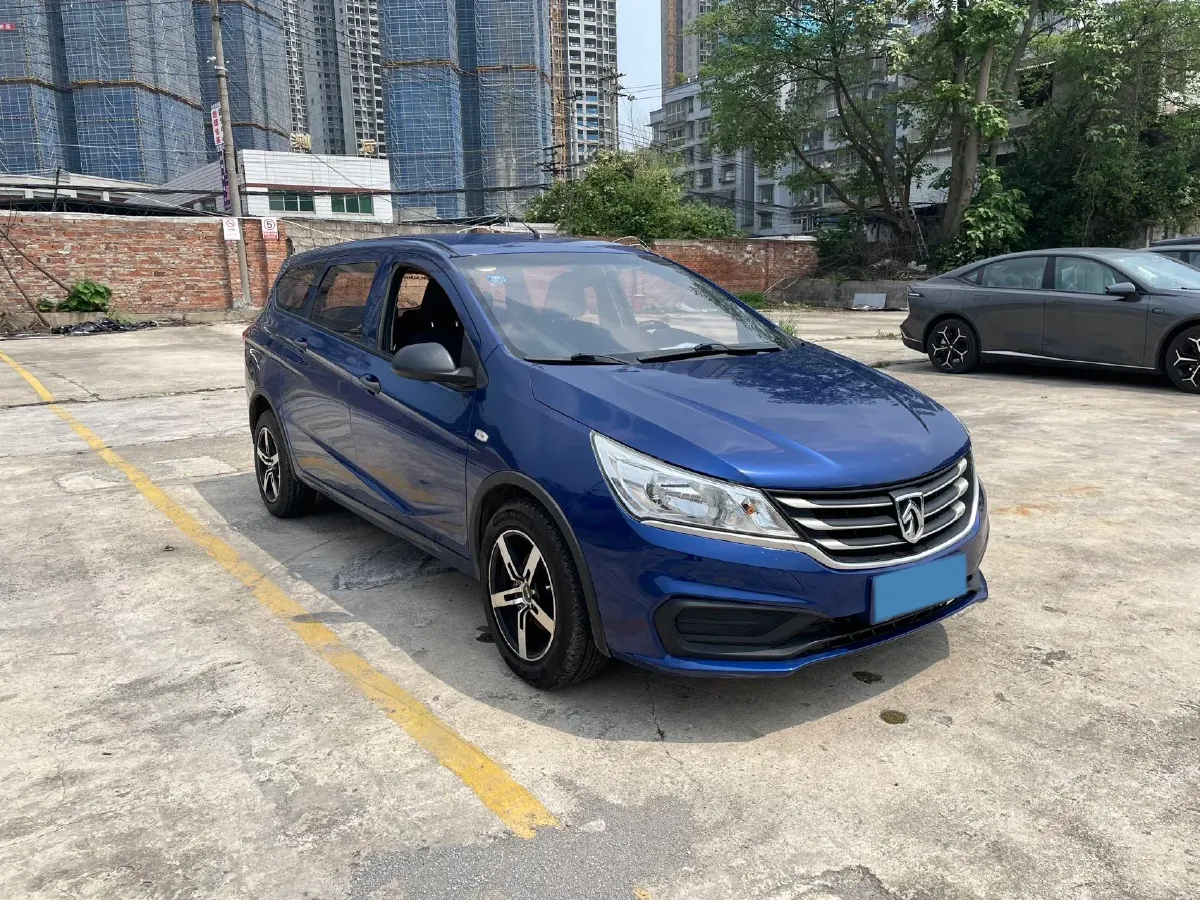 2017 BaoJun 310W 1.2L 82HP L4 6MT,autocango,china used car exporter,china ev exporter,chinese used car exporter,chinese used ev exporter