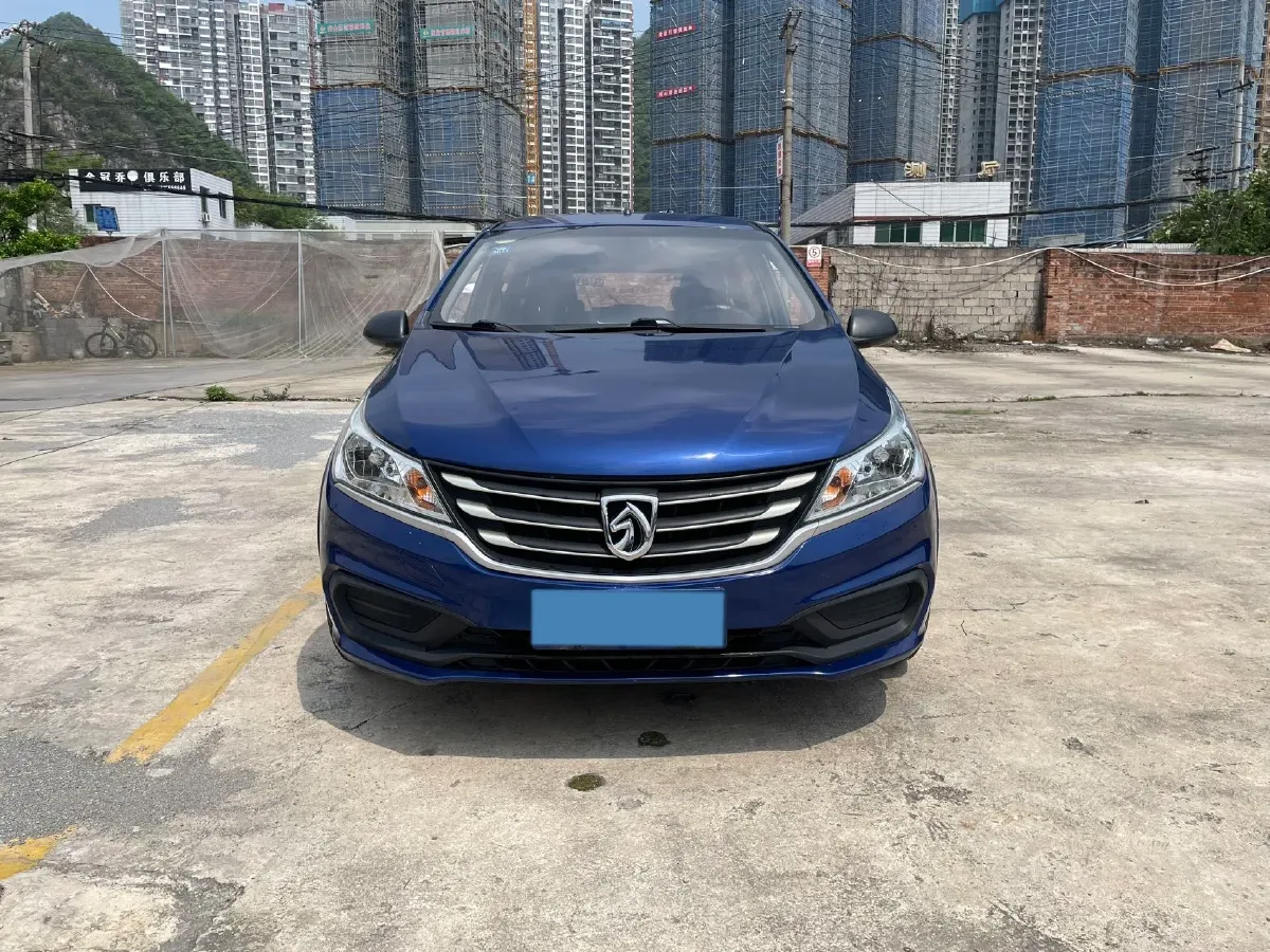 2017 BaoJun 310W 1.2L 82HP L4 6MT,autocango,china used car exporter,china ev exporter,chinese used car exporter,chinese used ev exporter