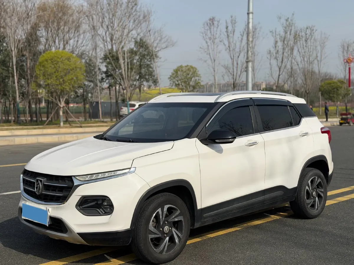 2017 HaiMa S5 Young Edition 1.6L 122HP L4 5MT,autocango,china used car exporter,china ev exporter,chinese used car exporter,chinese used ev exporter